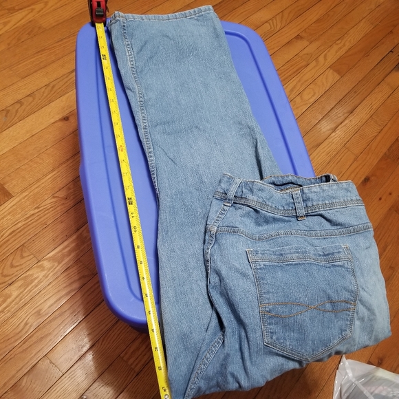 Women's plus petite jeans - Picture 10 of 14